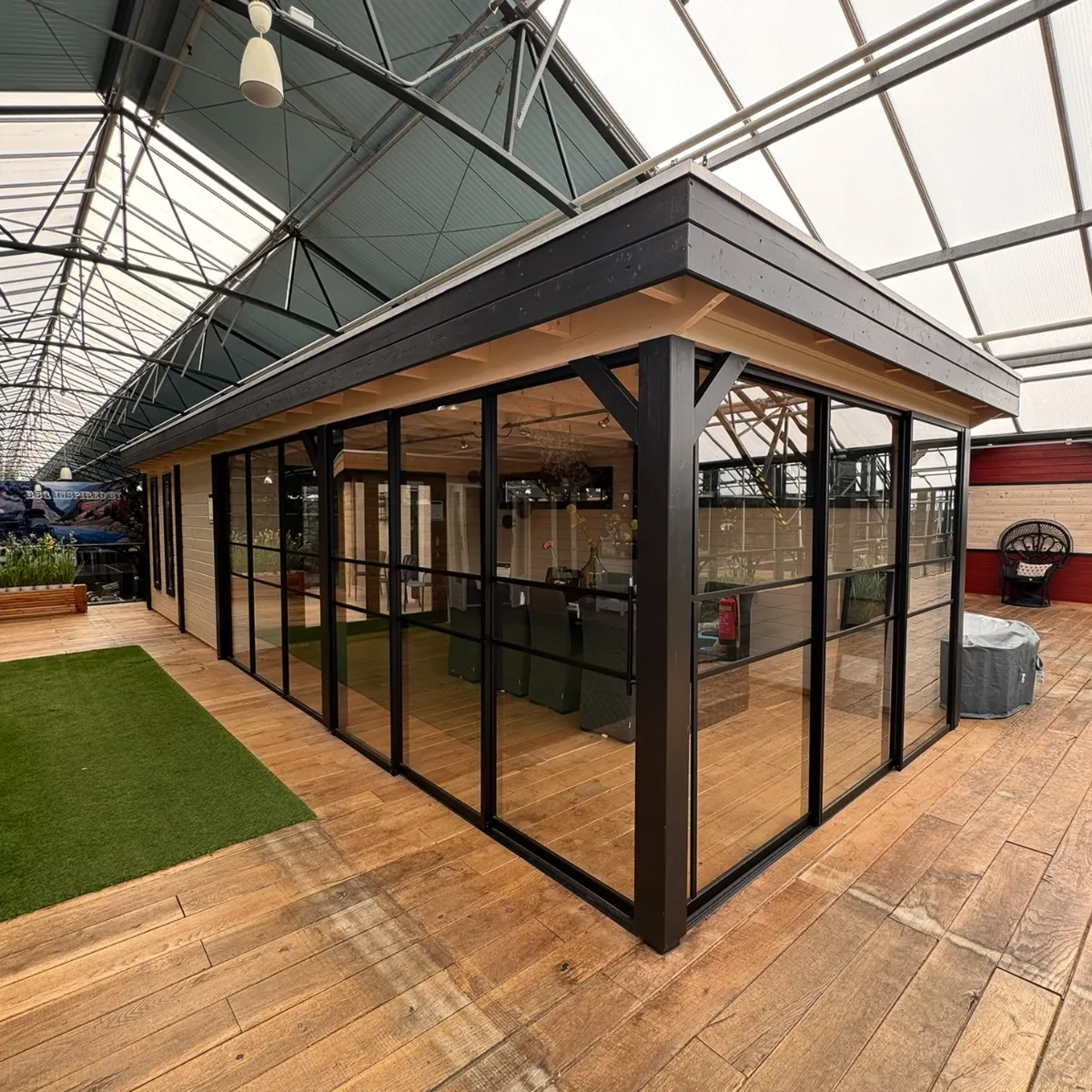 Showmodel Tuinhuis Lugarde 998 x 350 cm