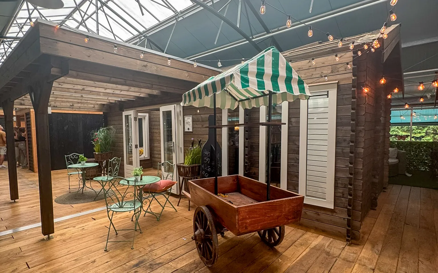 Showmodel Tuinhuis Lugarde 720 x 610 cm