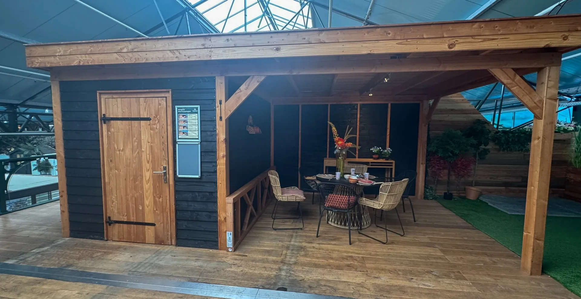 Showmodel Traditioneel Overkapping 610 x 330 cm