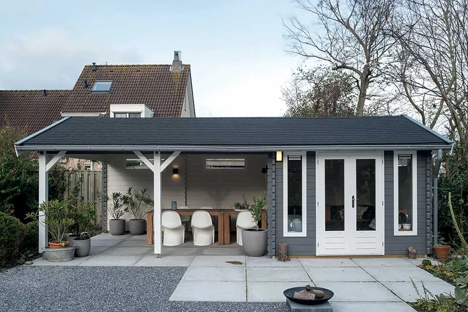 Lugarde | Blokhut met overkapping zadeldak B38